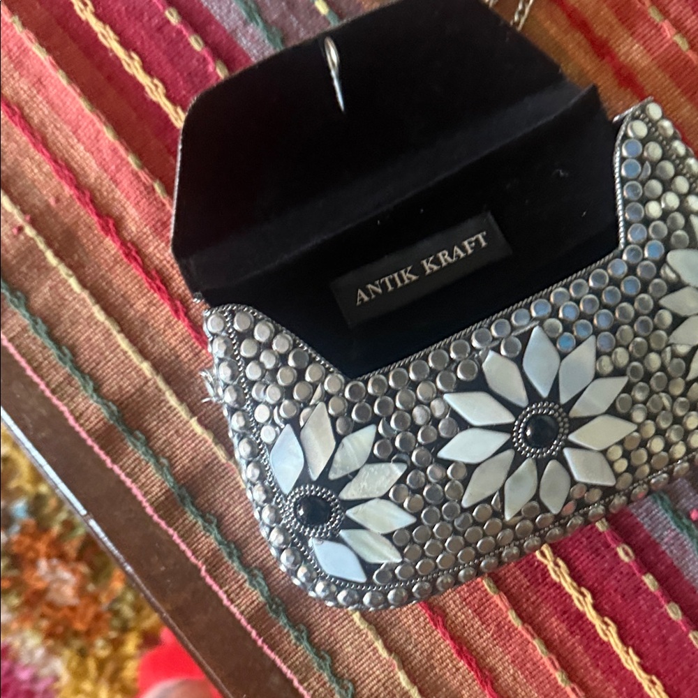 Silver shell and metal Women's crossbody Bag - Picture 5 of 5